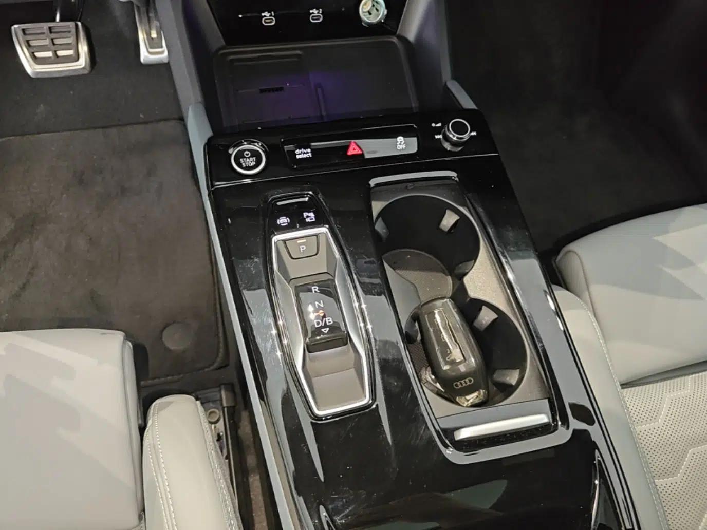 Audi Q6L e-tron 2026 First Launch Navigation Edition — миниатюра 17