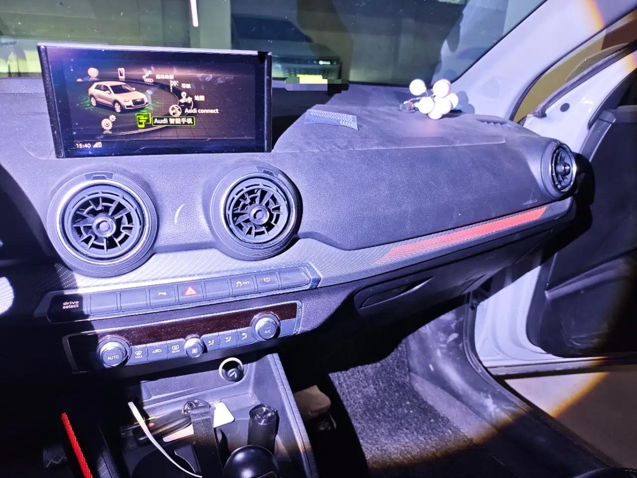 Audi Q2L e-tron 2019 Q2L e-tron Pure Electric Smart Style — миниатюра 14