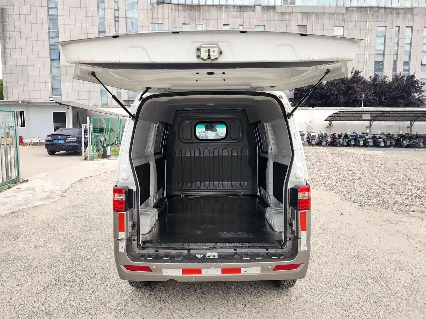 Little Sea Lion X30 2024 Model 1.5L Wealth Edition Van with 2/5 Seats and Front-Mounted Air Conditioning — миниатюра 7