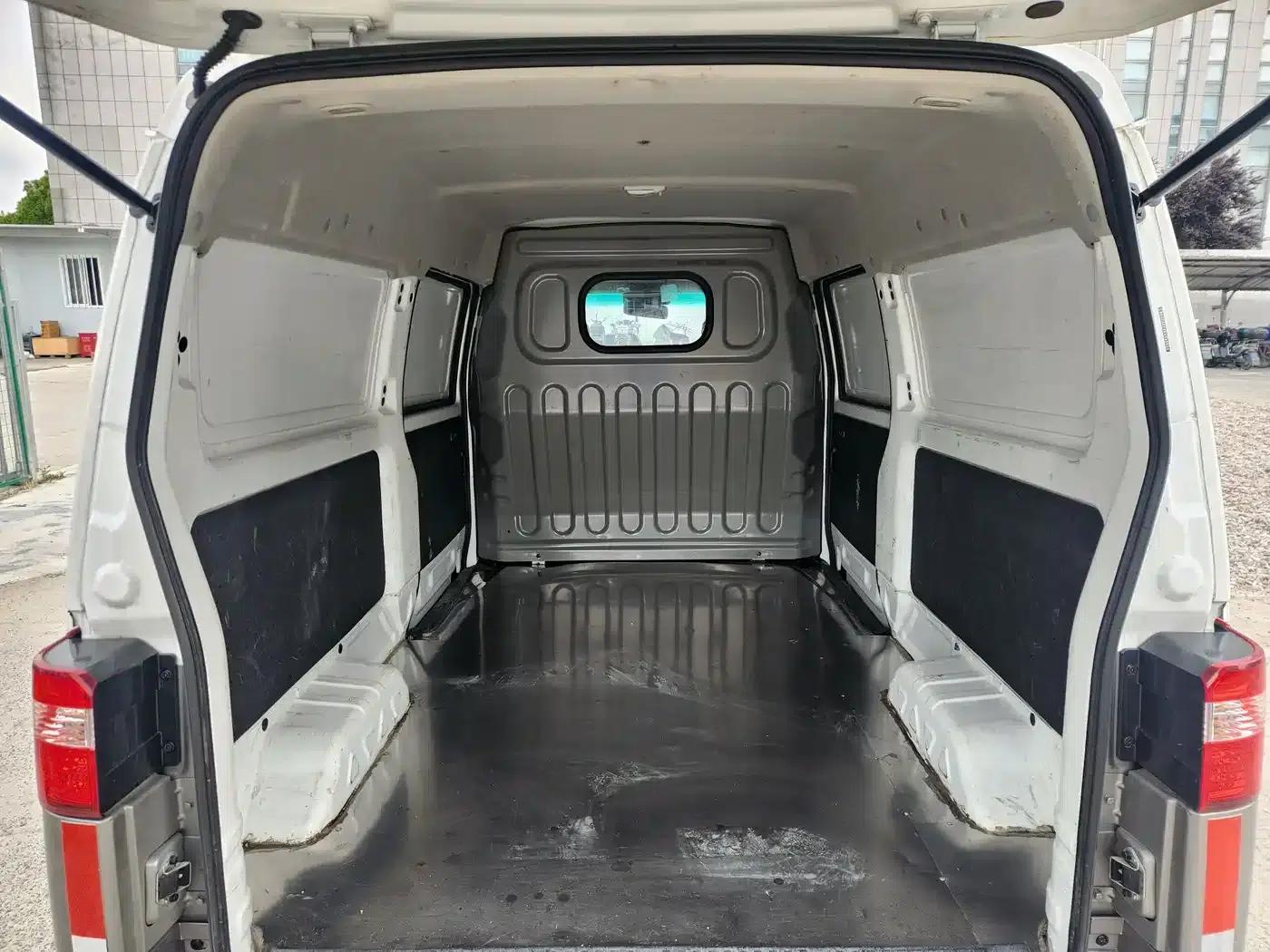 Little Sea Lion X30 2024 Model 1.5L Wealth Edition Van with 2/5 Seats and Front-Mounted Air Conditioning — миниатюра 8