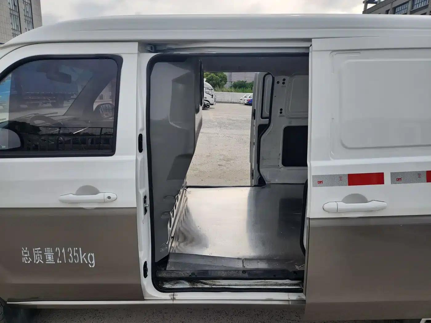 Little Sea Lion X30 2024 Model 1.5L Wealth Edition Van with 2/5 Seats and Front-Mounted Air Conditioning — миниатюра 9