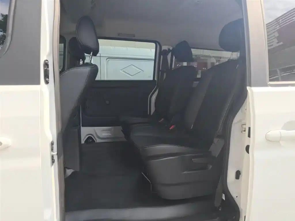 Golden Lion M Classic 2024 Model 1.5L Touring Lion Bus (7 Seats) — миниатюра 17