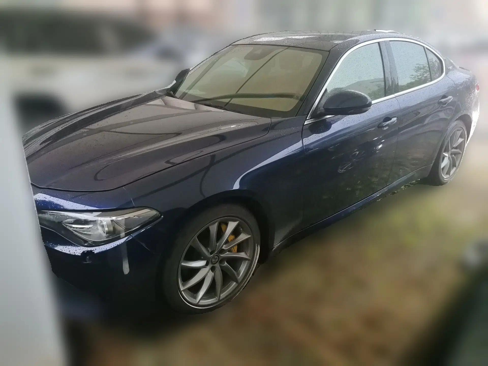 Alfa Romeo Giulia 2020 2.0T 280HP Luxury Edition — миниатюра 1