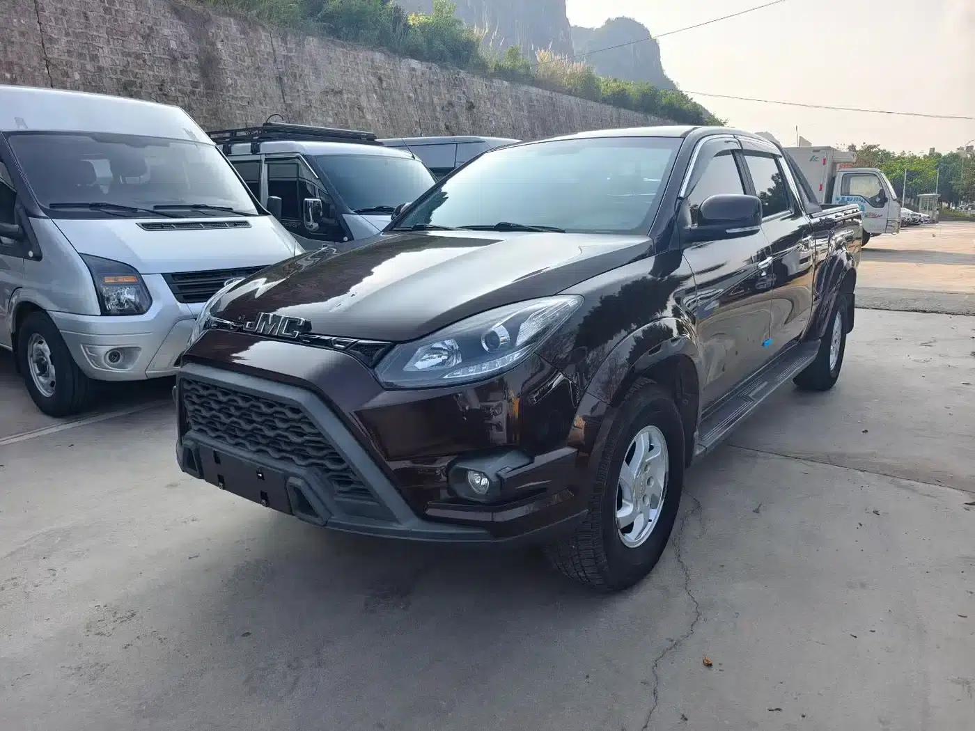 Yuhu 5 2018 2.4T Classic Diesel Manual 4WD Super Luxury Long Wheelbase JX4D24A5L — миниатюра 1