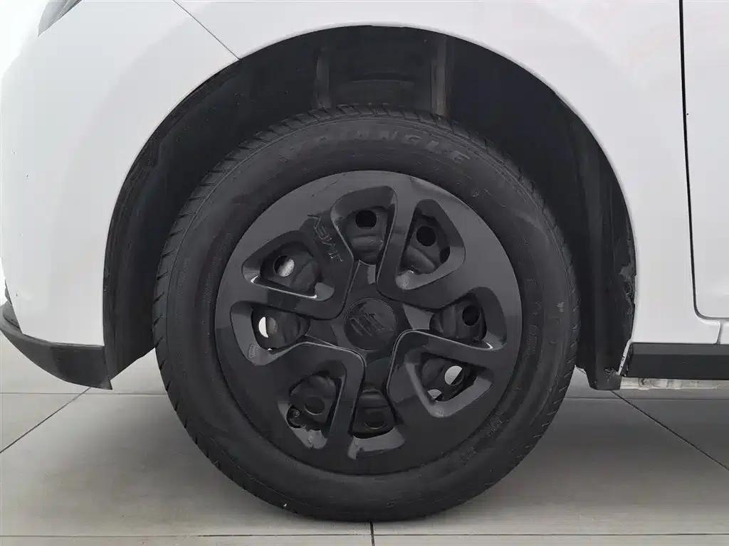 Yizhi EV2 2023 Auspicious Edition 201km Comfort Model — миниатюра 17