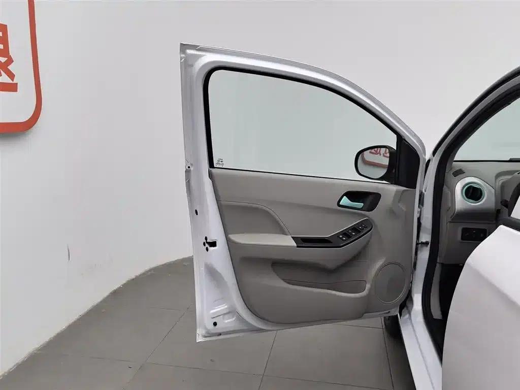 Yizhi EV2 2023 Auspicious Edition 201km Comfort Model — миниатюра 8