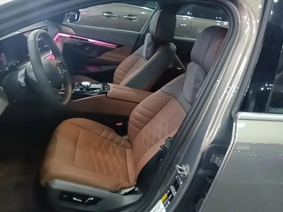 BMW i5 2024 eDrive 35L Prestige Luxury Package — миниатюра 17