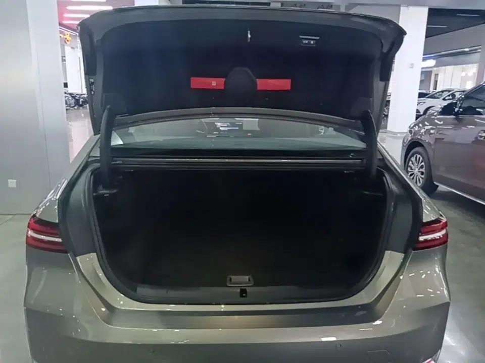 BMW i5 2024 eDrive 35L Prestige Luxury Package — миниатюра 21