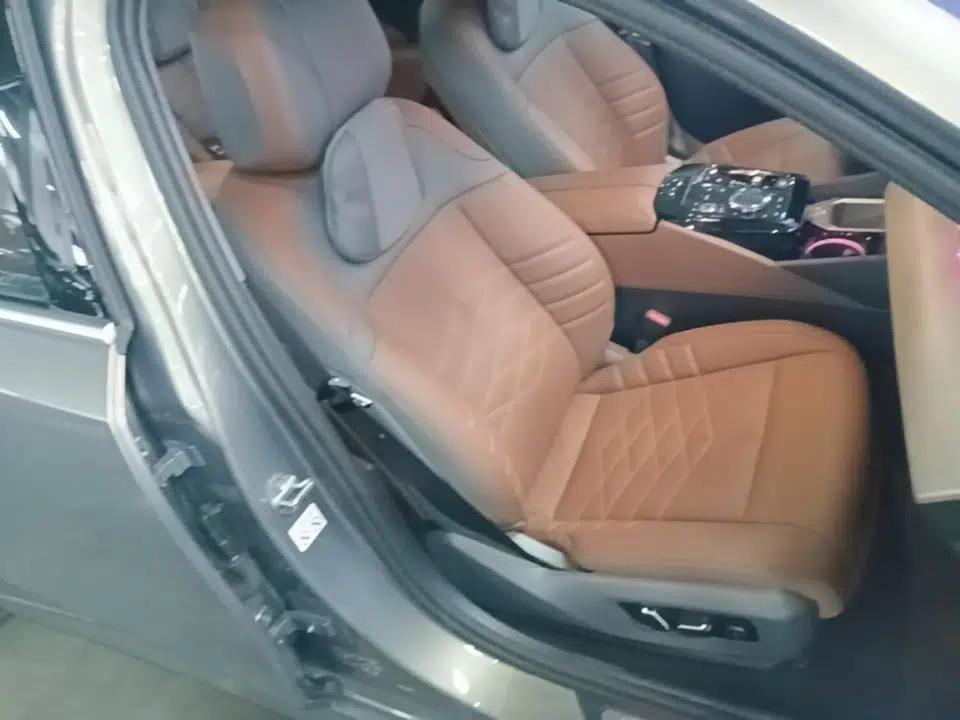 BMW i5 2024 eDrive 35L Prestige Luxury Package — миниатюра 23
