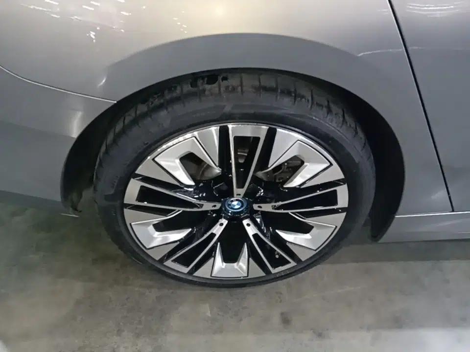 BMW i5 2024 eDrive 35L Prestige Luxury Package — миниатюра 10