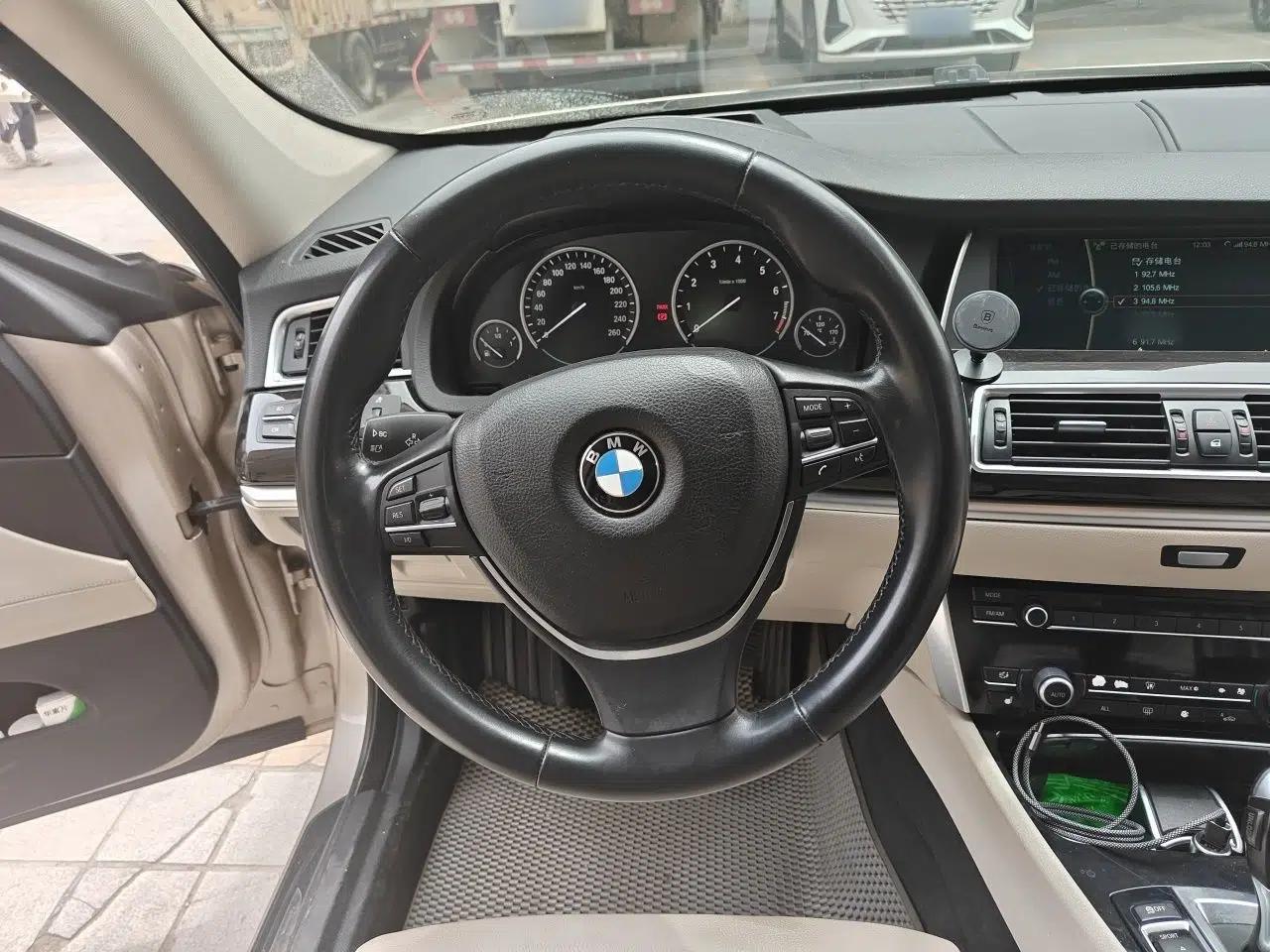 BMW 5 Series GT 2010 535i Luxury Edition — миниатюра 11