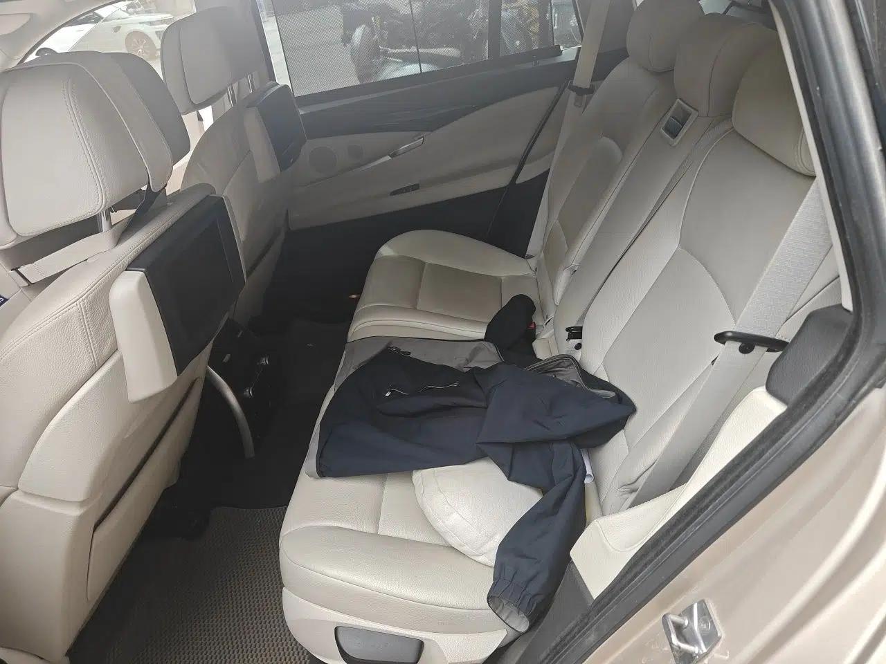 BMW 5 Series GT 2010 535i Luxury Edition — миниатюра 18