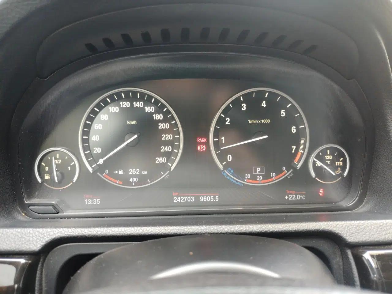 BMW 5 Series GT 2010 535i Leading Model — миниатюра 12
