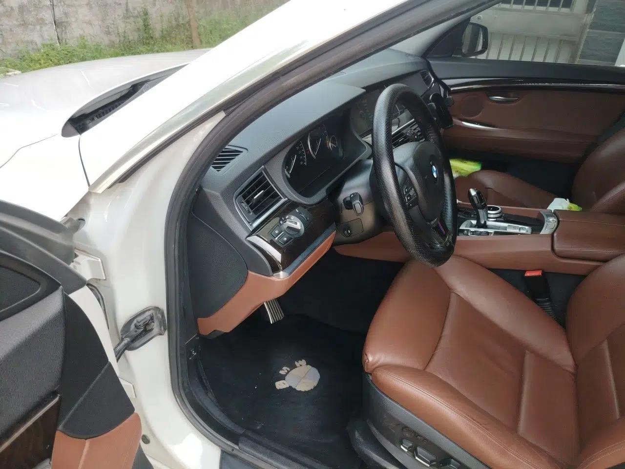 BMW 5 Series GT 2010 535i Leading Model — миниатюра 17