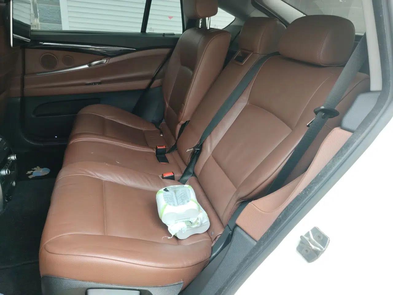 BMW 5 Series GT 2010 535i Leading Model — миниатюра 18