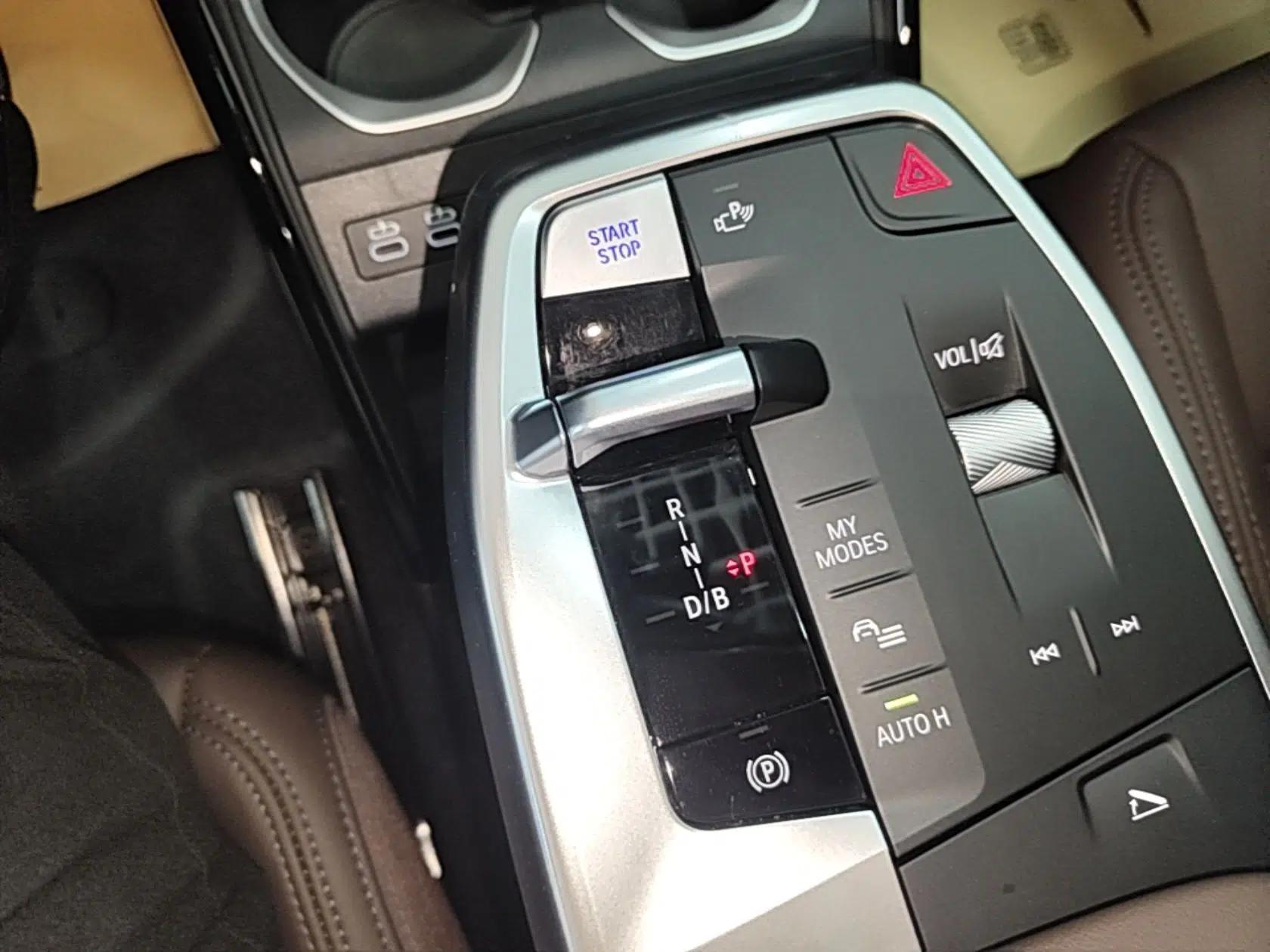 BMW iX1 2025 eDrive25L M Sport Package — миниатюра 16