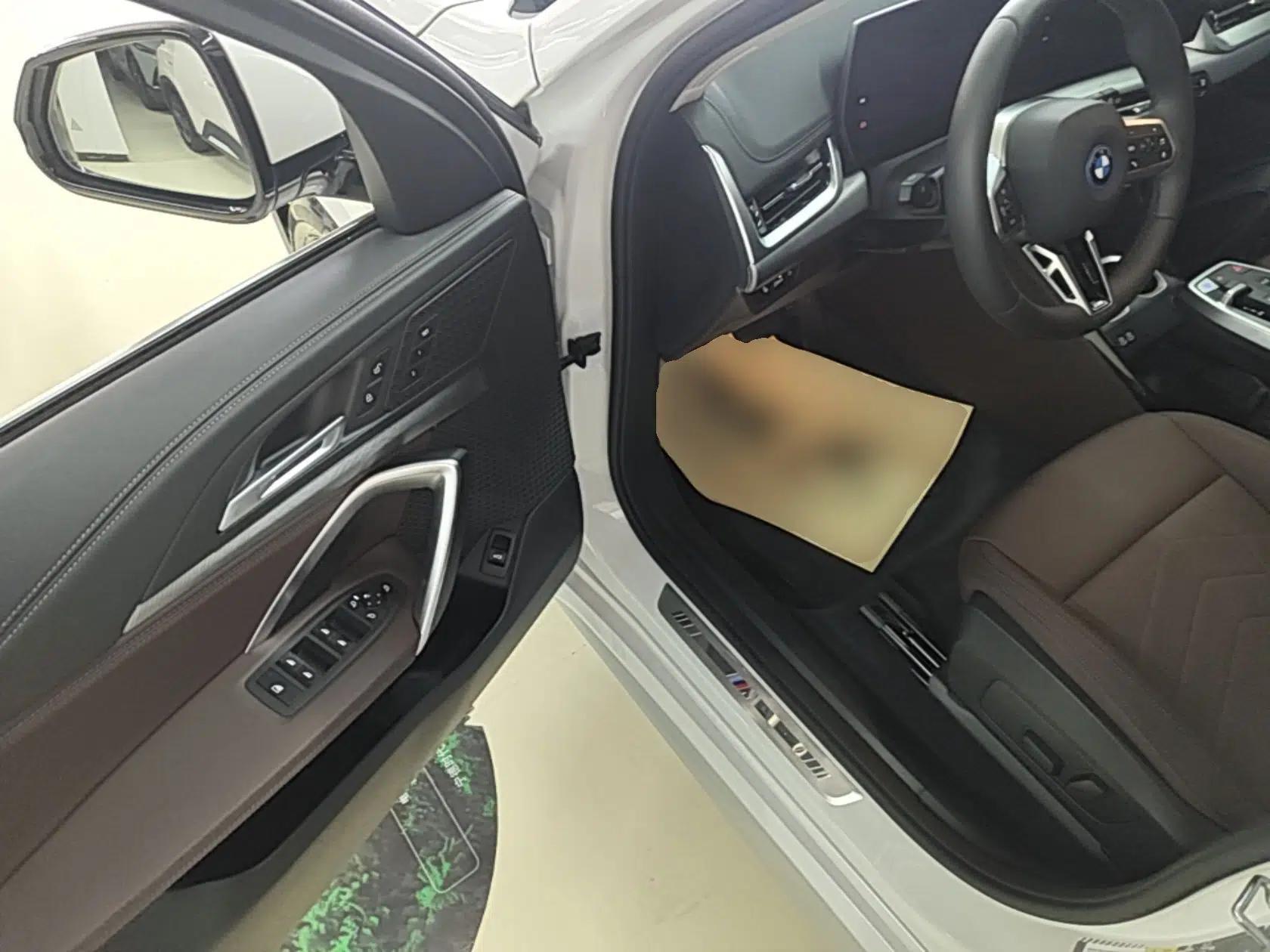 BMW iX1 2025 eDrive25L M Sport Package — миниатюра 18