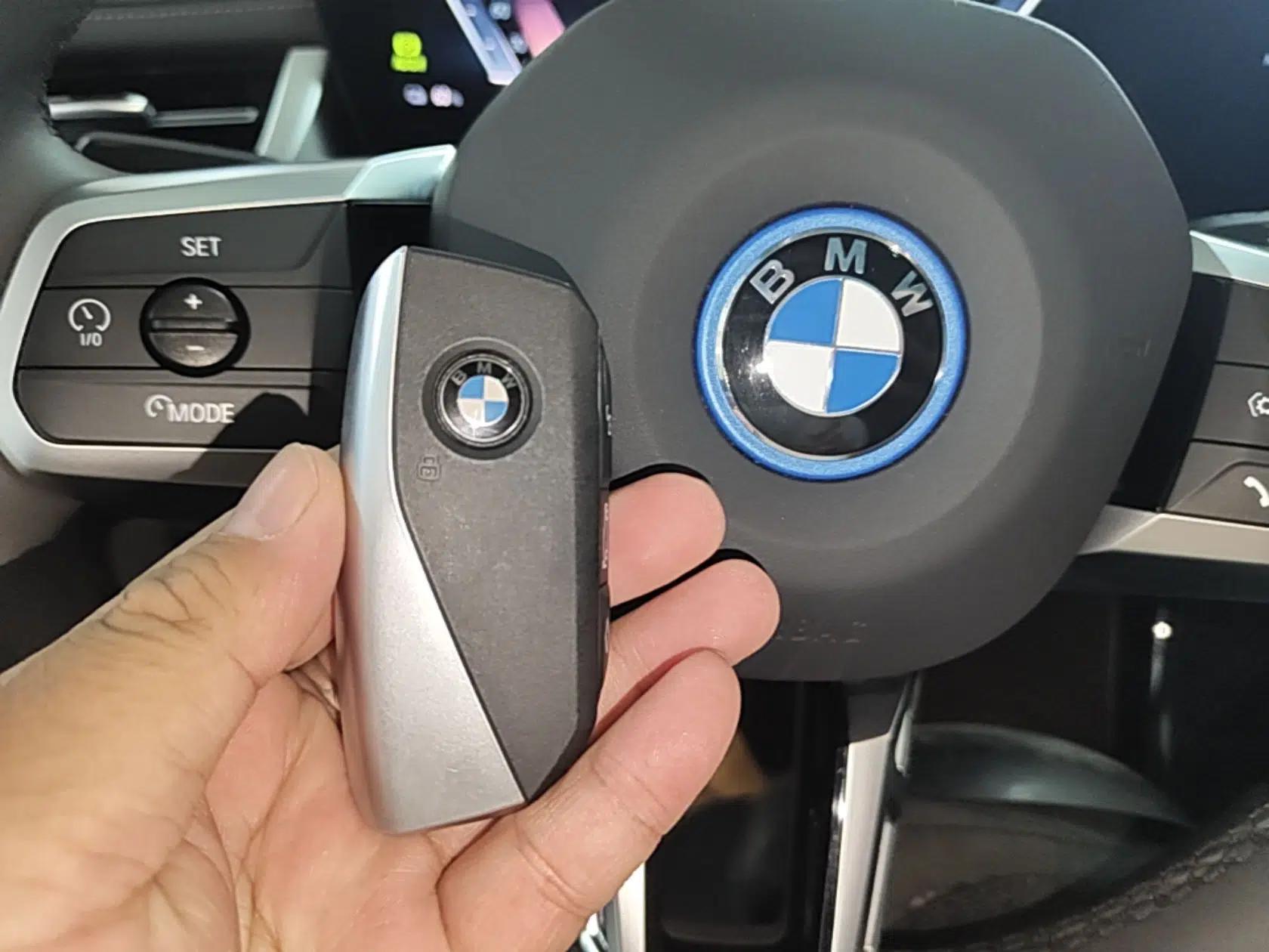 BMW iX1 2025 eDrive25L M Sport Package — миниатюра 22