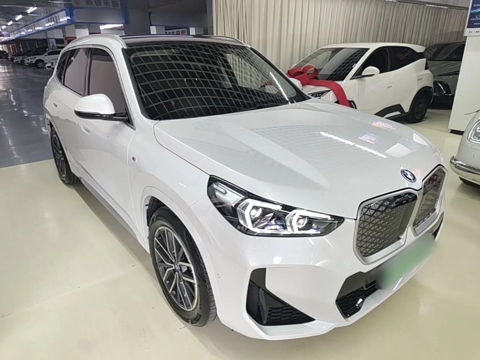 BMW iX1 2025 eDrive25L M Sport Package — миниатюра 6