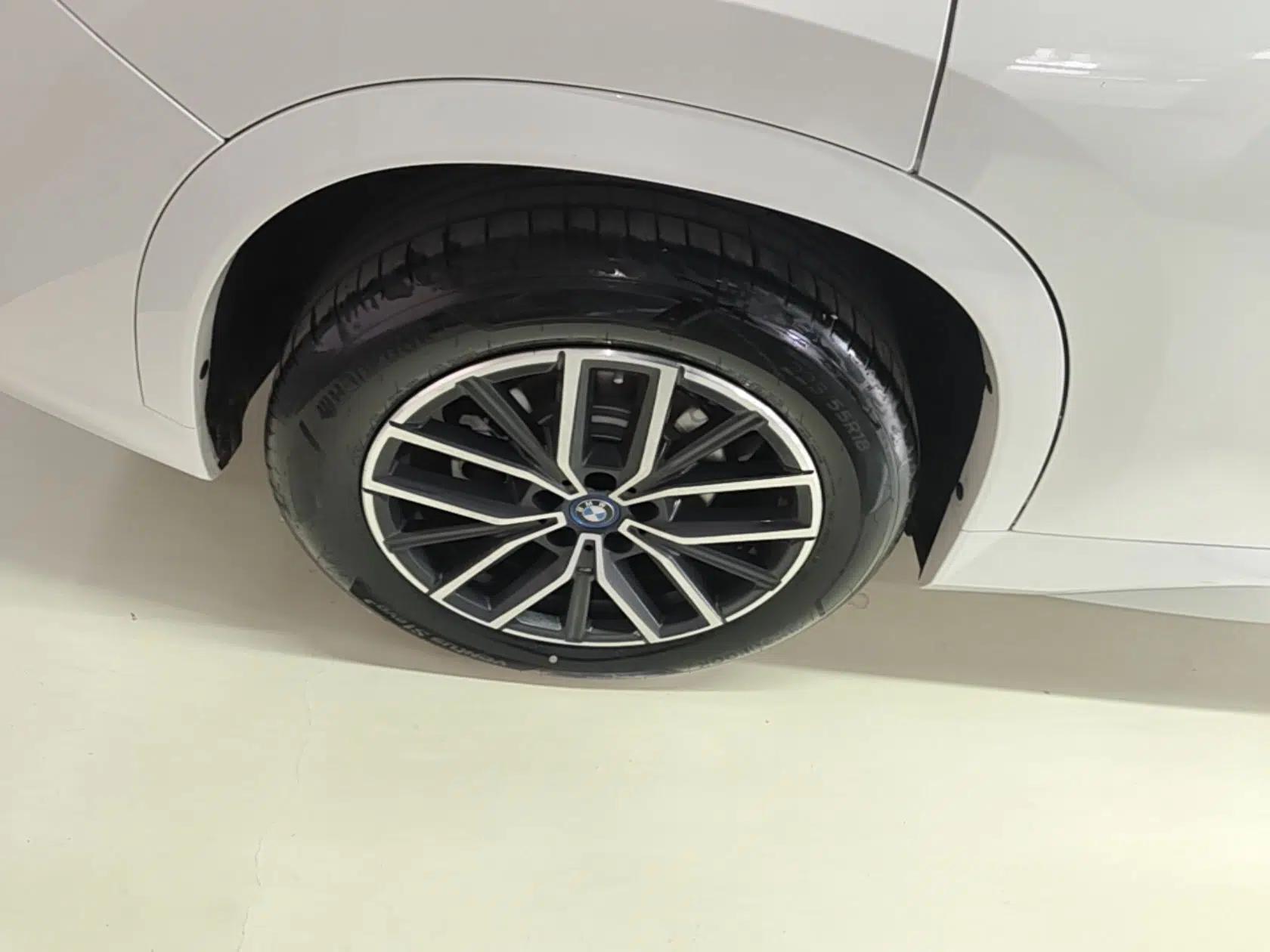 BMW iX1 2025 eDrive25L M Sport Package — миниатюра 10