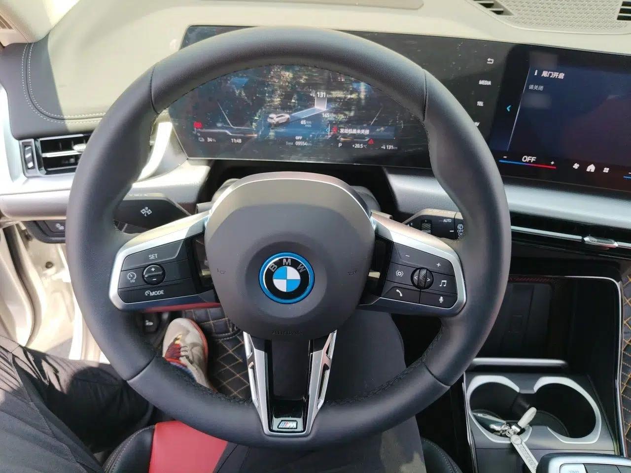 BMW iX1 2023 xDrive30L M Sport Package — миниатюра 11