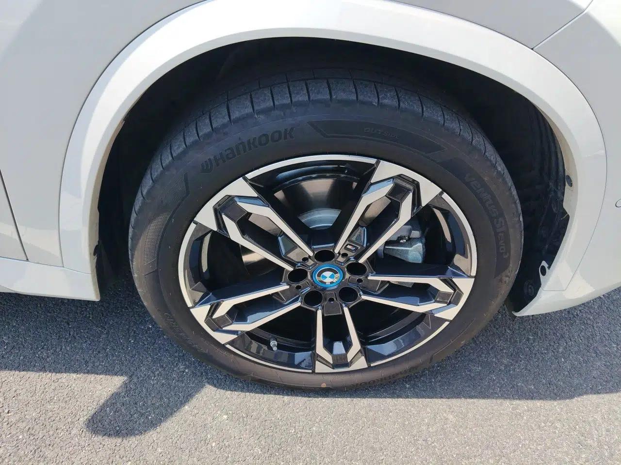 BMW iX1 2023 xDrive30L M Sport Package — миниатюра 8