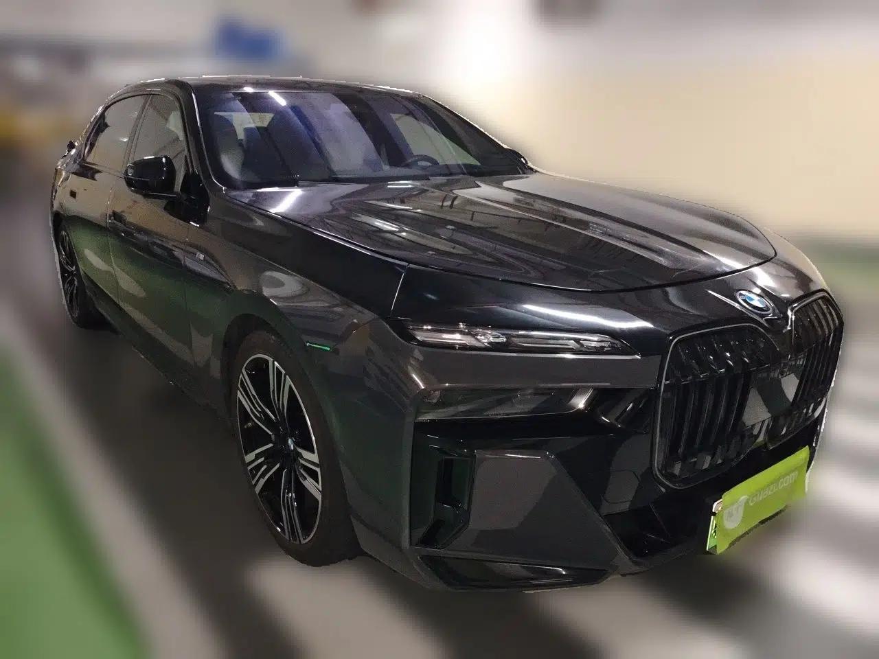 BMW i7 2023 xDrive60L M Sport Package — миниатюра 3