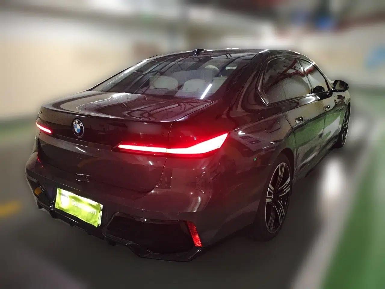BMW i7 2023 xDrive60L M Sport Package — миниатюра 6