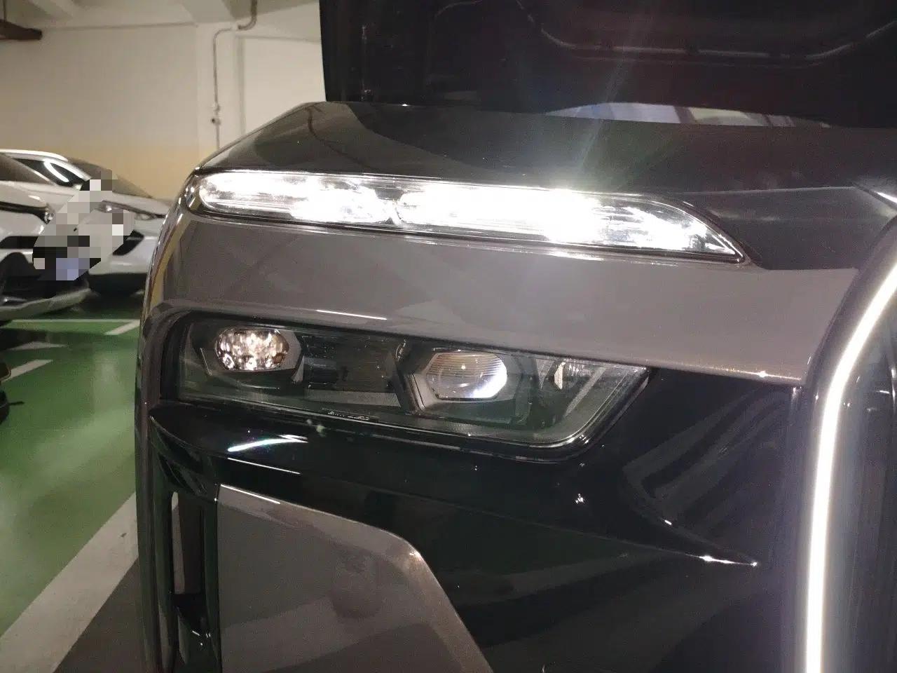 BMW i7 2023 xDrive60L M Sport Package — миниатюра 7