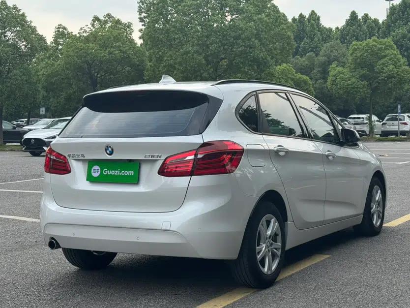 BMW 2 Series Active Tourer 2016 218i Leading Model — миниатюра 4