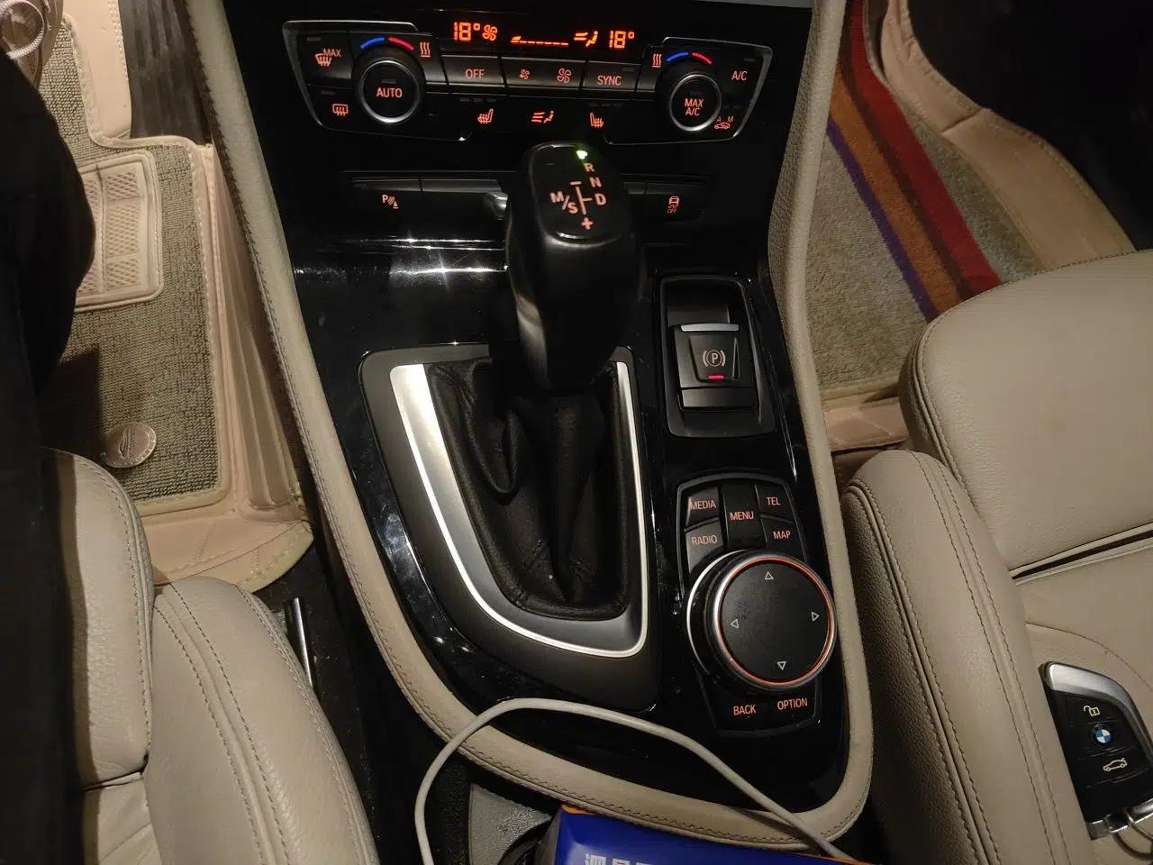 BMW 2 Series Active Tourer 2016 220i Luxury Design Package — миниатюра 15