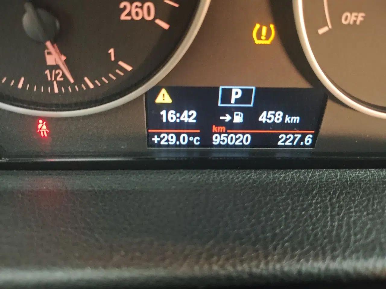 BMW 2 Series Active Tourer 2015 218i Sports Design Package — миниатюра 13