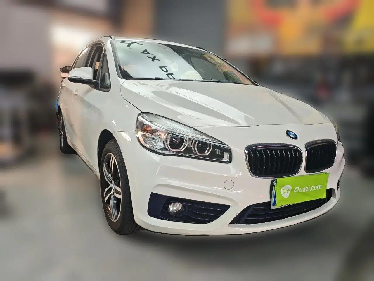 BMW 2 Series Active Tourer 2015 218i Sports Design Package — миниатюра 3