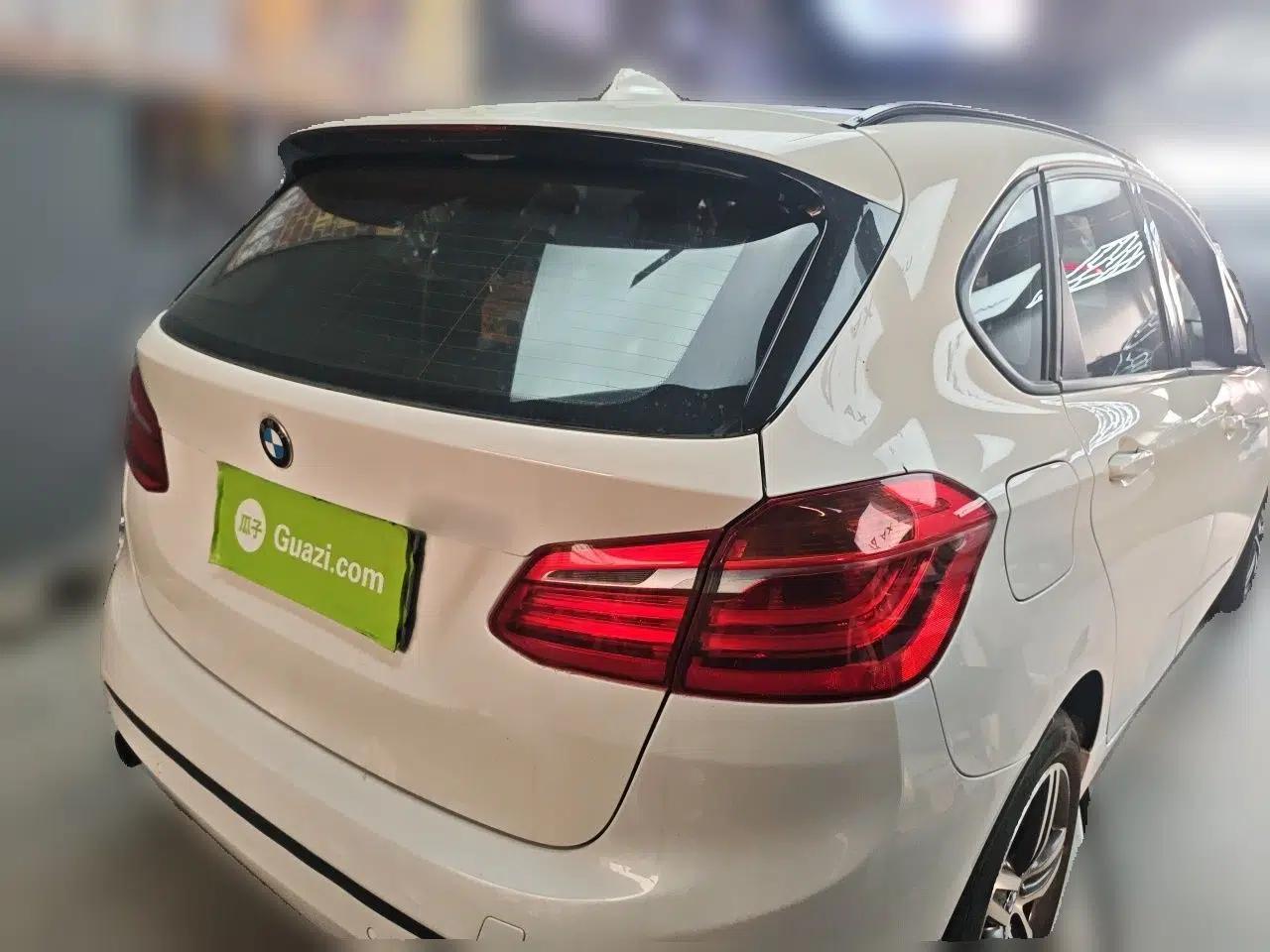 BMW 2 Series Active Tourer 2015 218i Sports Design Package — миниатюра 6