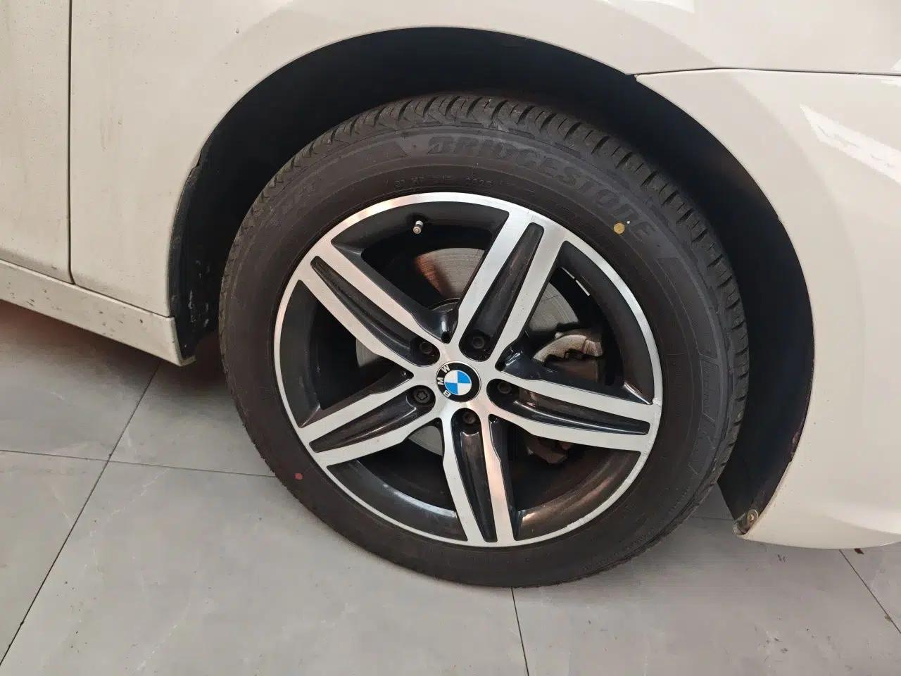 BMW 2 Series Active Tourer 2015 218i Sports Design Package — миниатюра 8