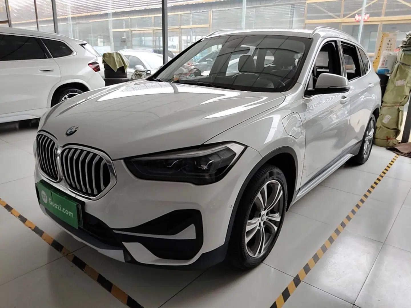 BMW X1 New Energy 2020 xDrive30Le Premium Edition — миниатюра 1