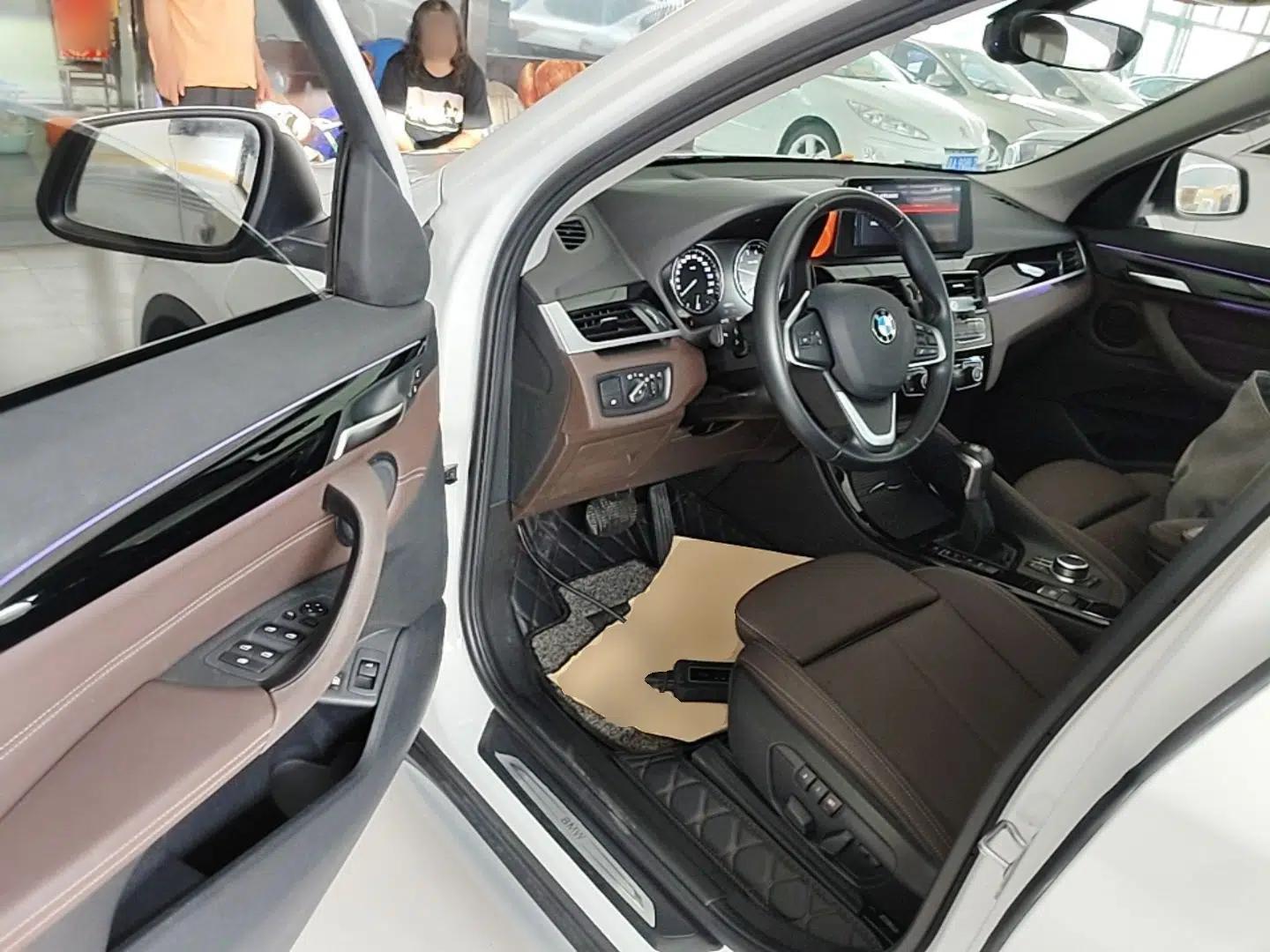 BMW X1 New Energy 2020 xDrive30Le Premium Edition — миниатюра 19