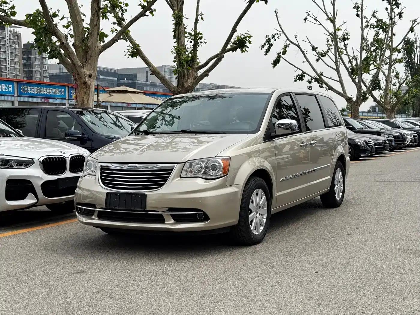 2014 Imported Grand Voyager 3.6L Comfort Edition — миниатюра 1