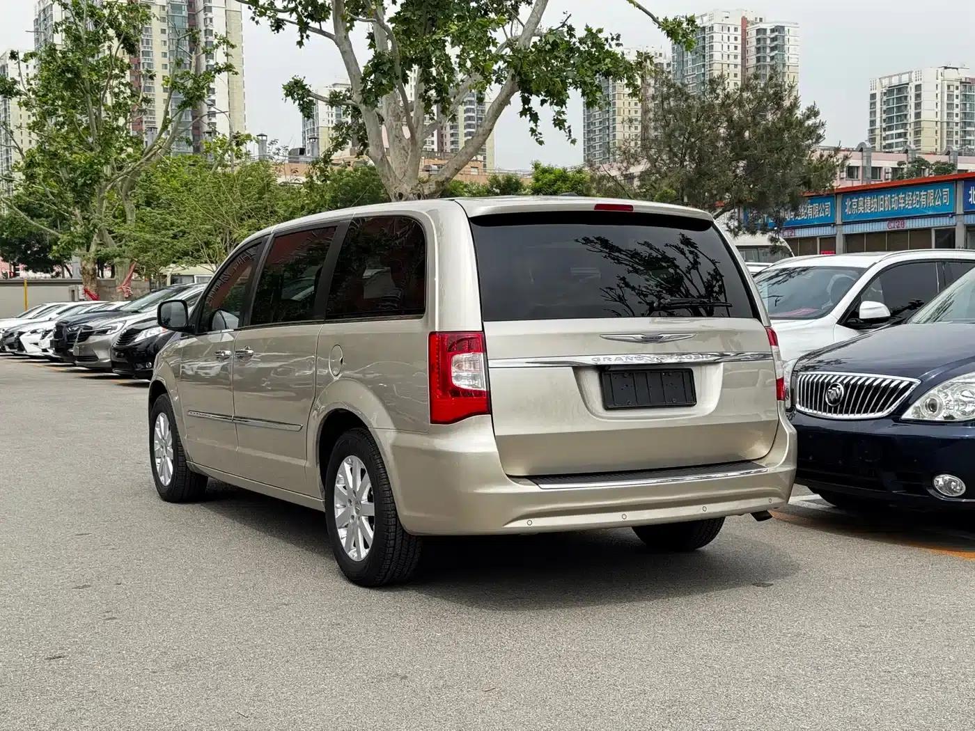 2014 Imported Grand Voyager 3.6L Comfort Edition — миниатюра 2