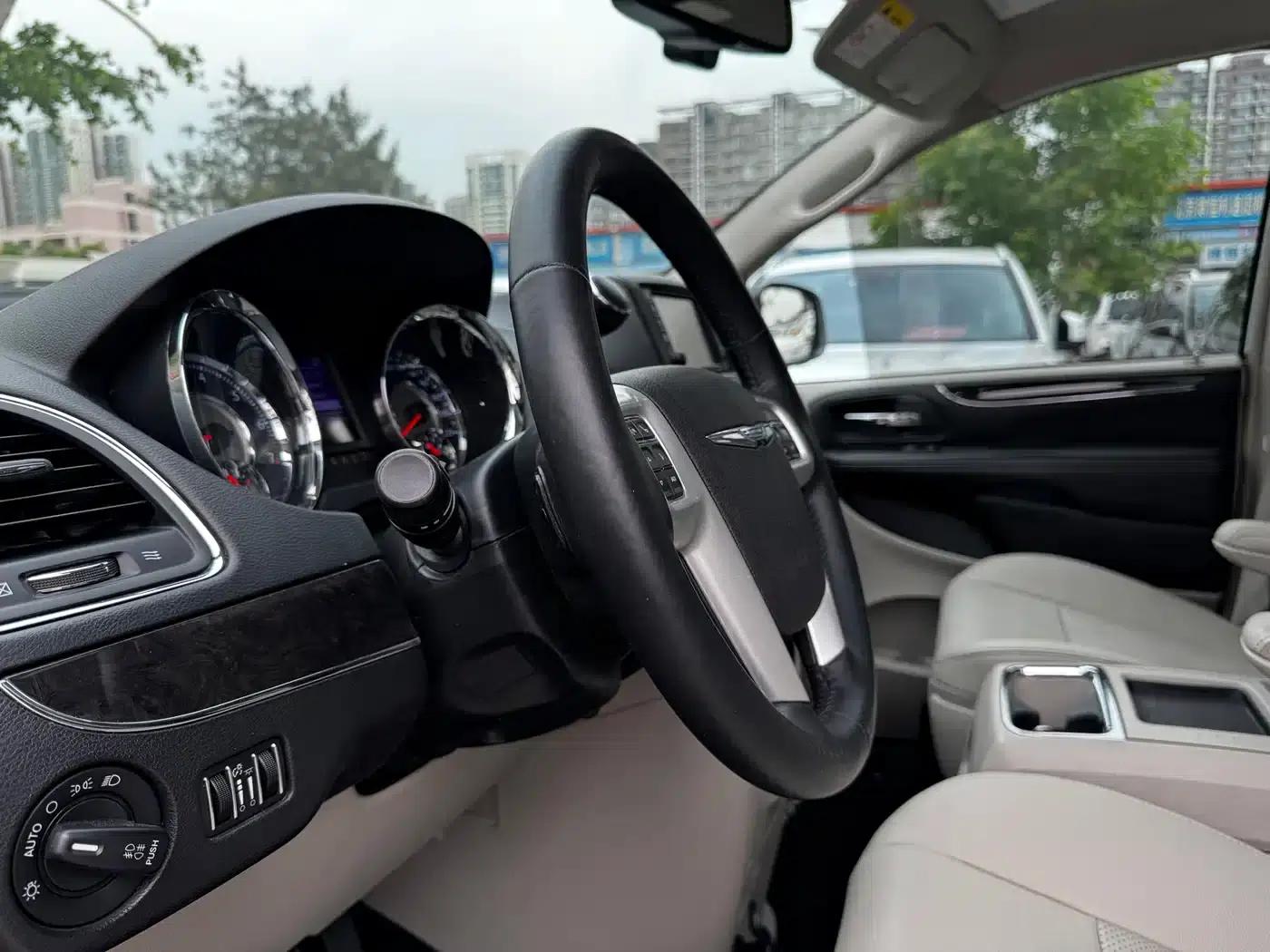 2014 Imported Grand Voyager 3.6L Comfort Edition — миниатюра 12