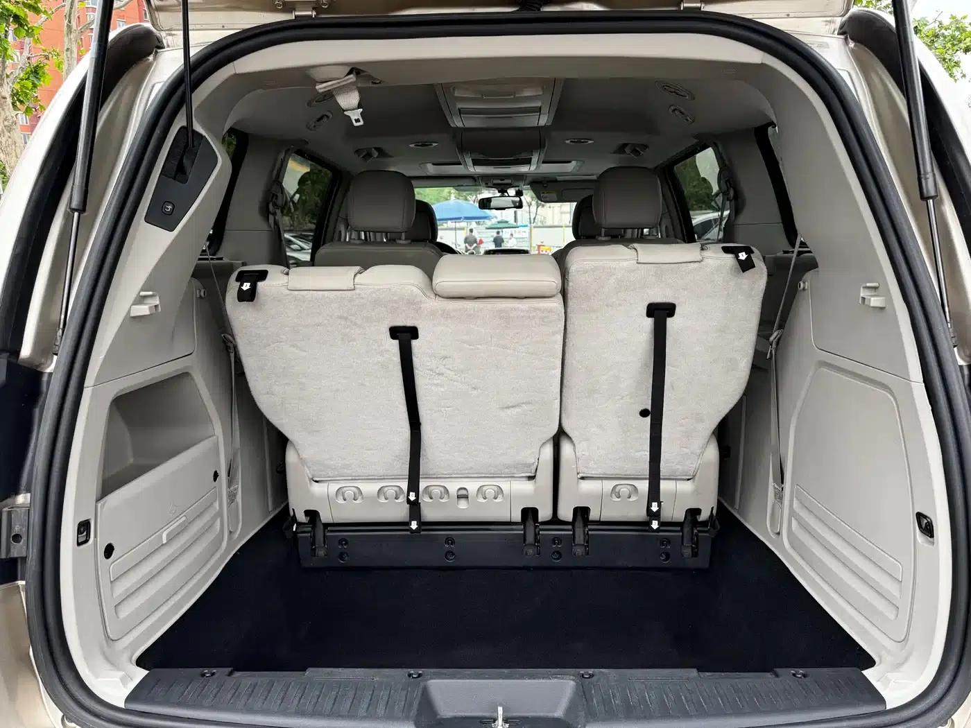 2014 Imported Grand Voyager 3.6L Comfort Edition — миниатюра 13