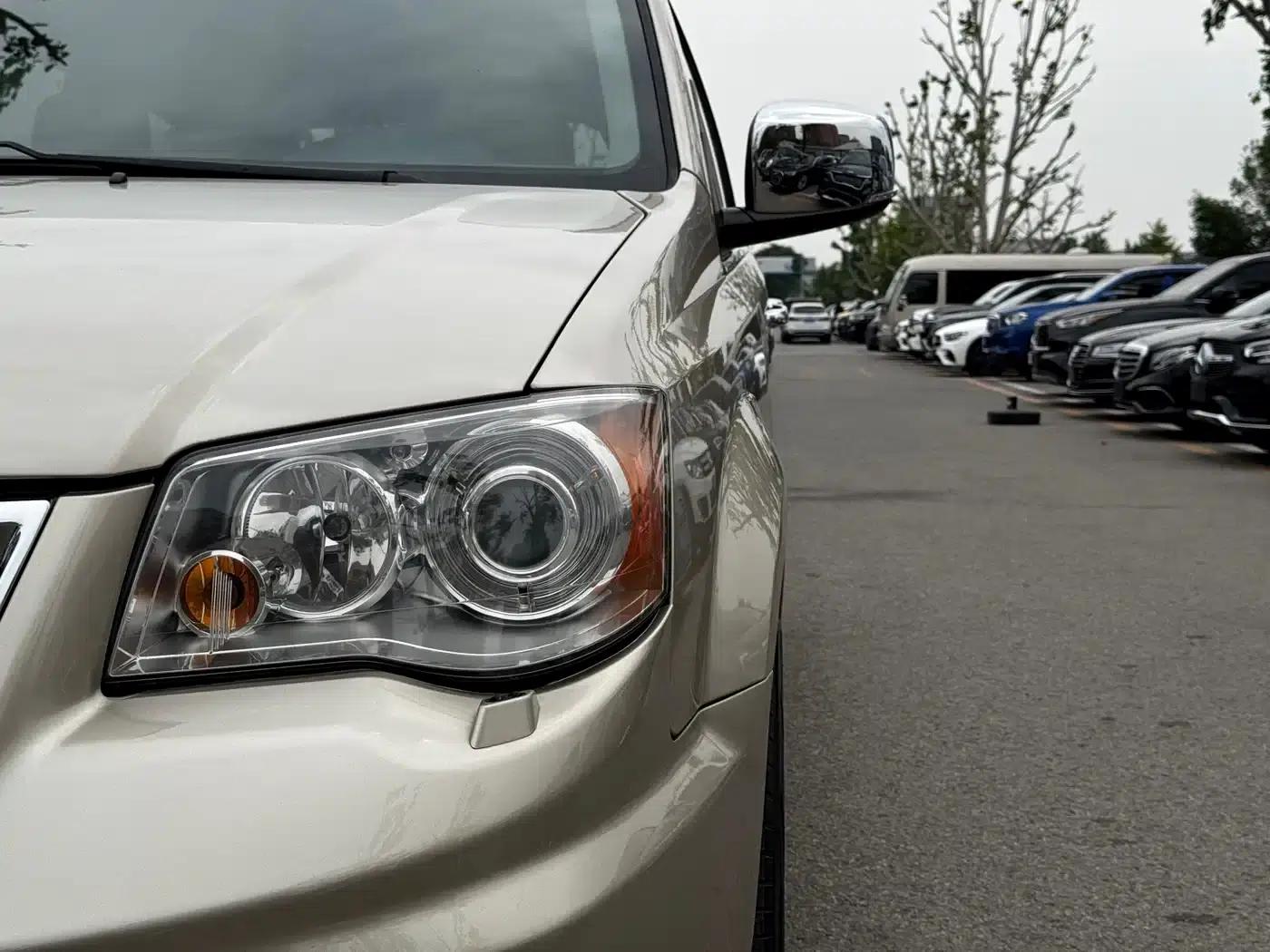 2014 Imported Grand Voyager 3.6L Comfort Edition — миниатюра 14