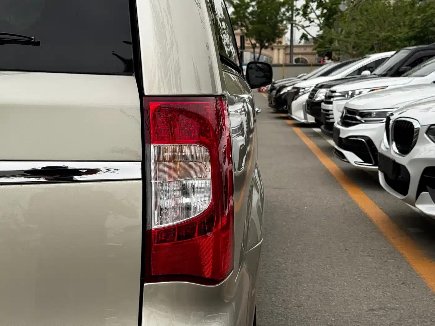 2014 Imported Grand Voyager 3.6L Comfort Edition — миниатюра 15