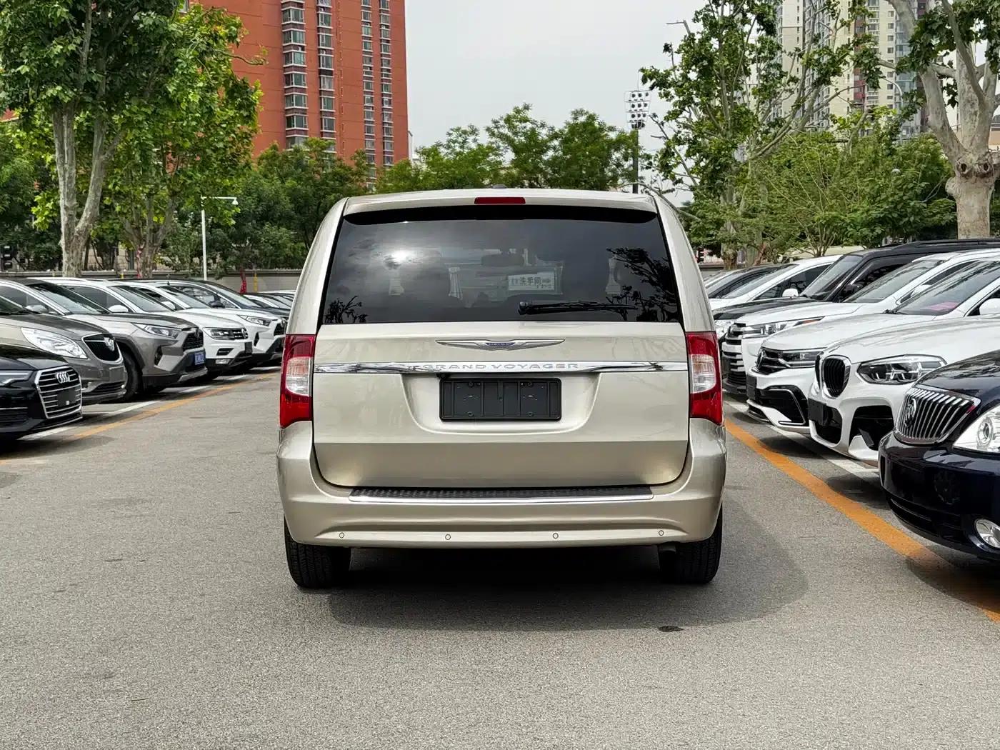 2014 Imported Grand Voyager 3.6L Comfort Edition — миниатюра 3