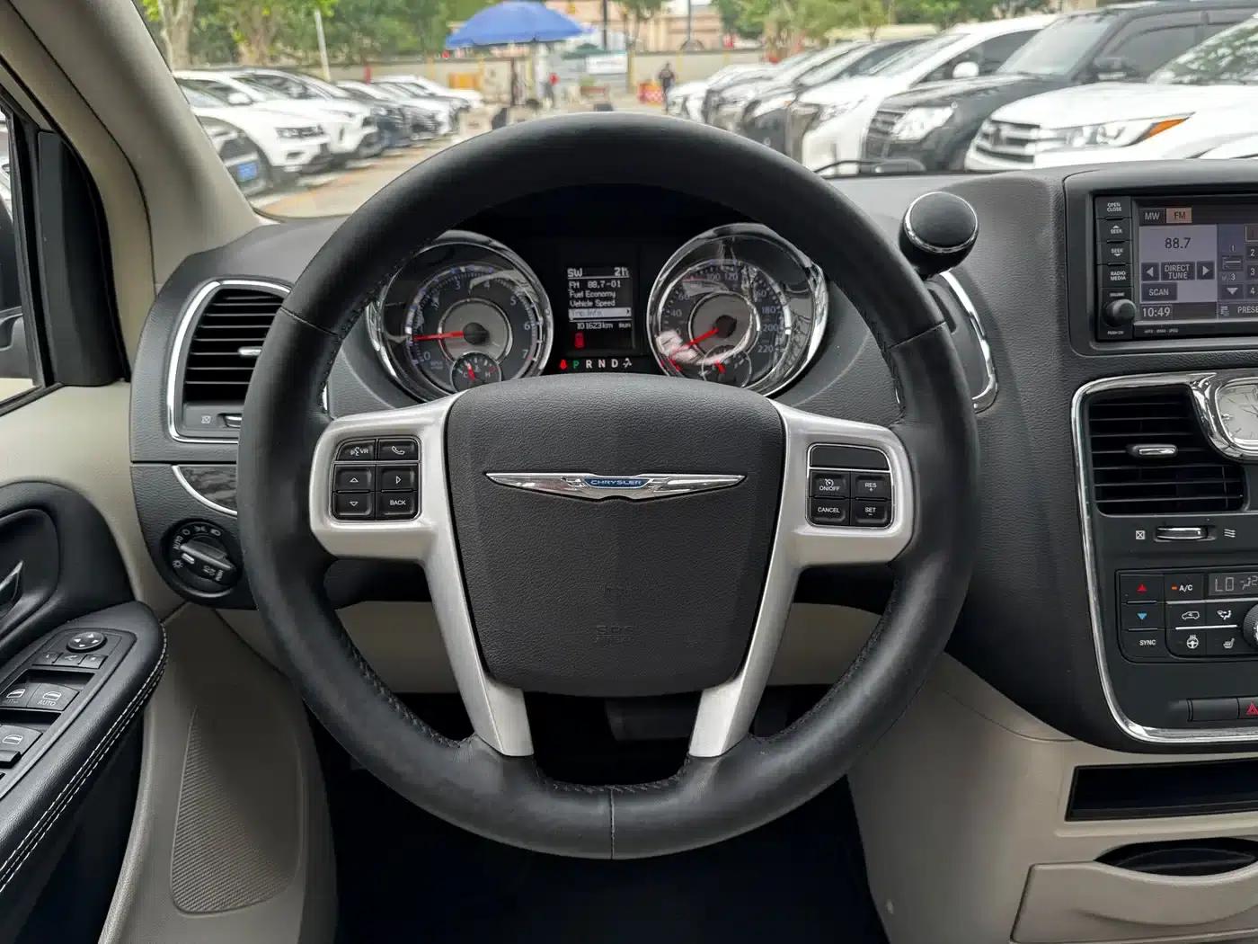 2014 Imported Grand Voyager 3.6L Comfort Edition — миниатюра 9