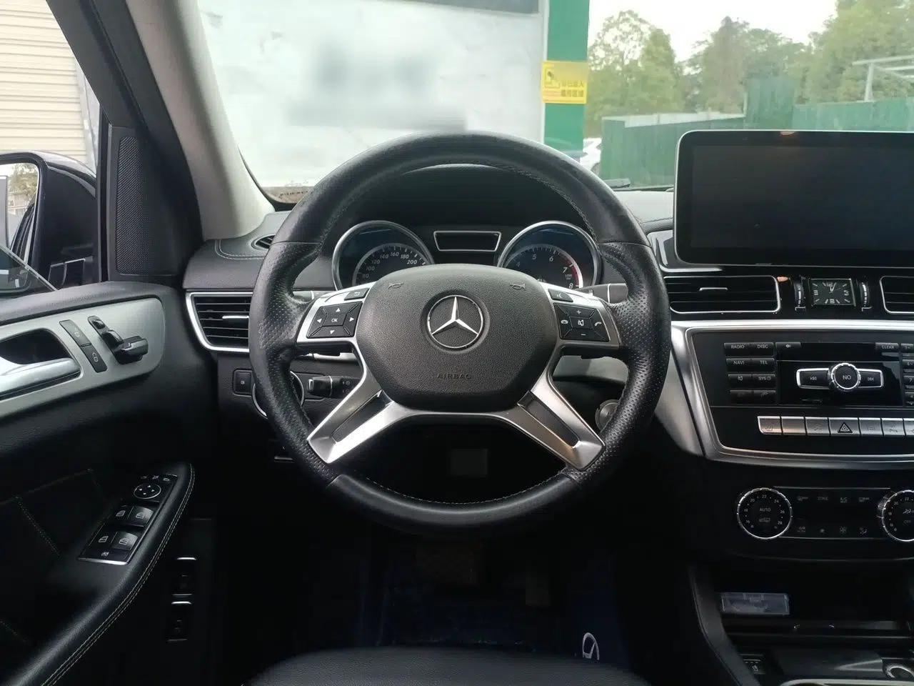 Mercedes-Benz GL-Class 2014 GL 400 4MATIC Dynamic Model — миниатюра 11