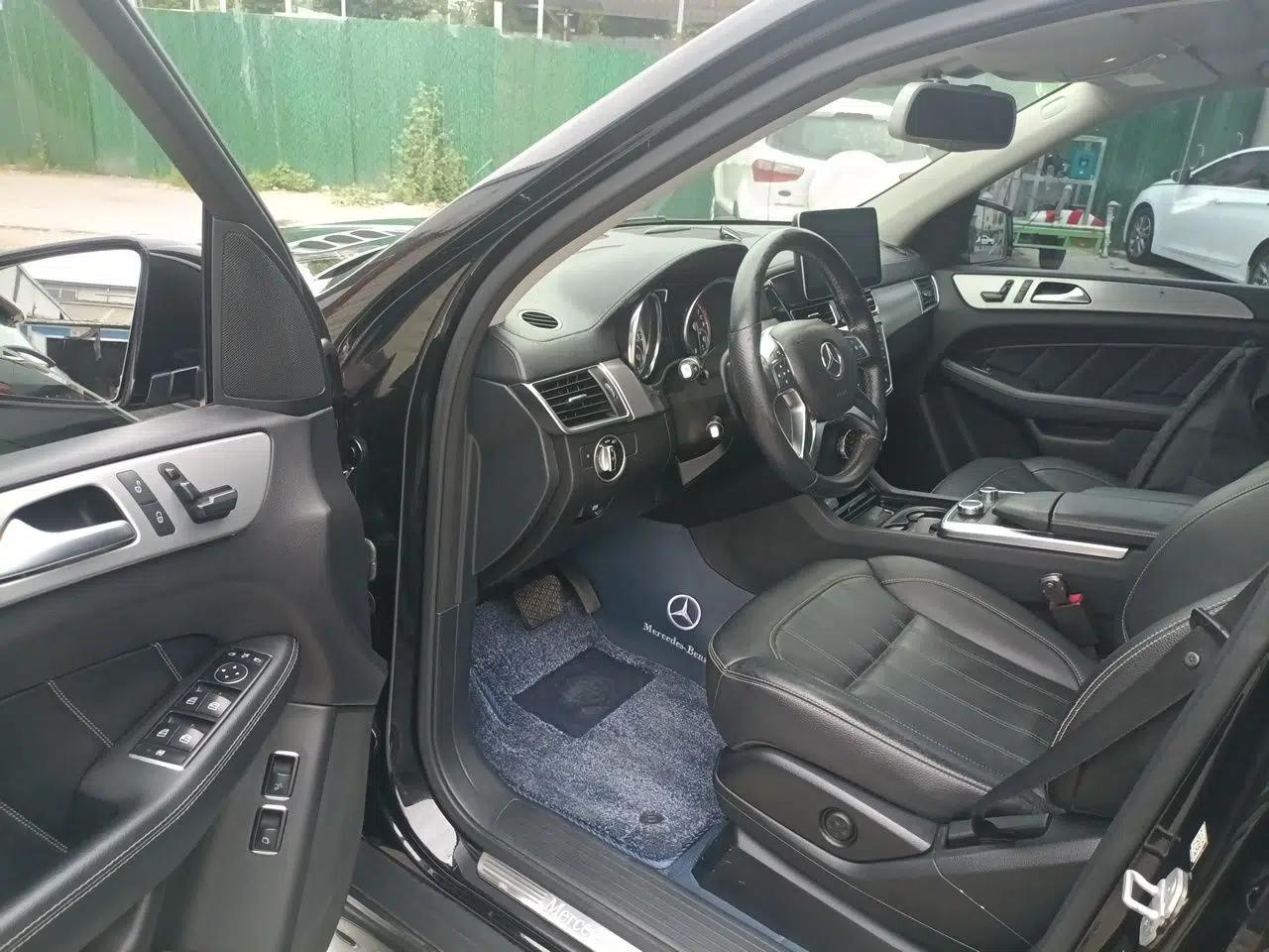 Mercedes-Benz GL-Class 2014 GL 400 4MATIC Dynamic Model — миниатюра 17