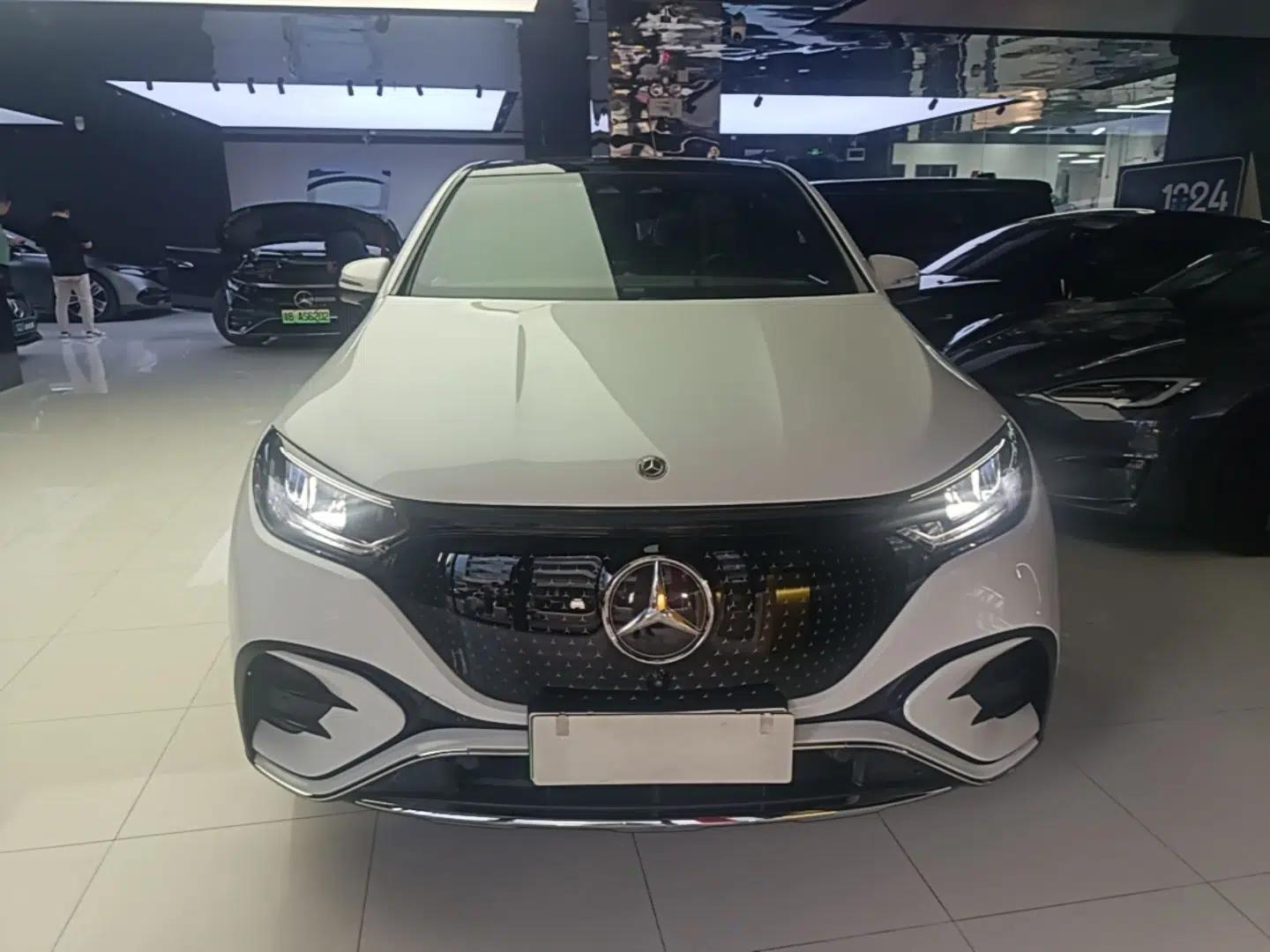 Mercedes-Benz EQE SUV 2023 350 4MATIC Luxury Edition — миниатюра 2