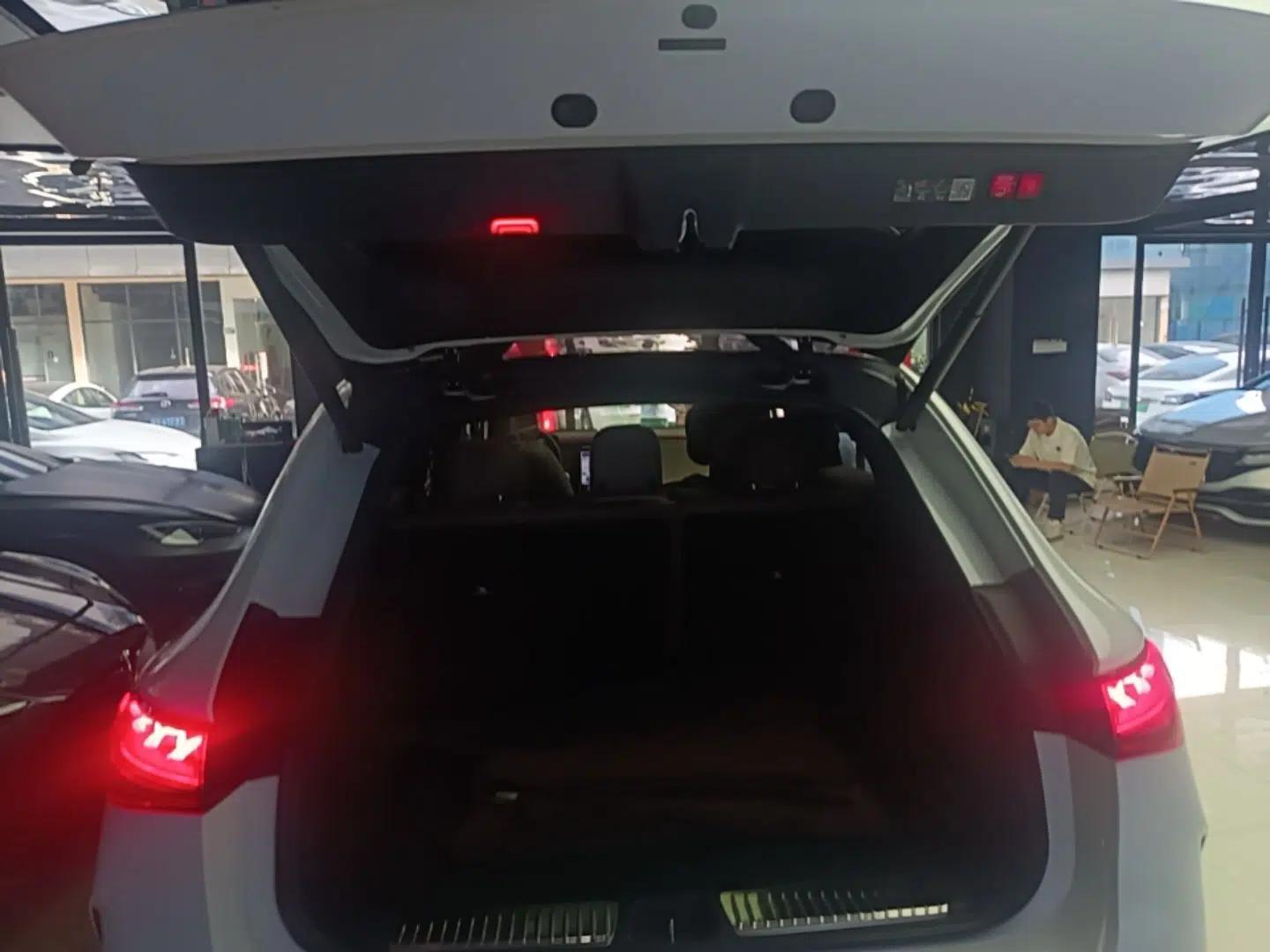Mercedes-Benz EQE SUV 2023 350 4MATIC Luxury Edition — миниатюра 22