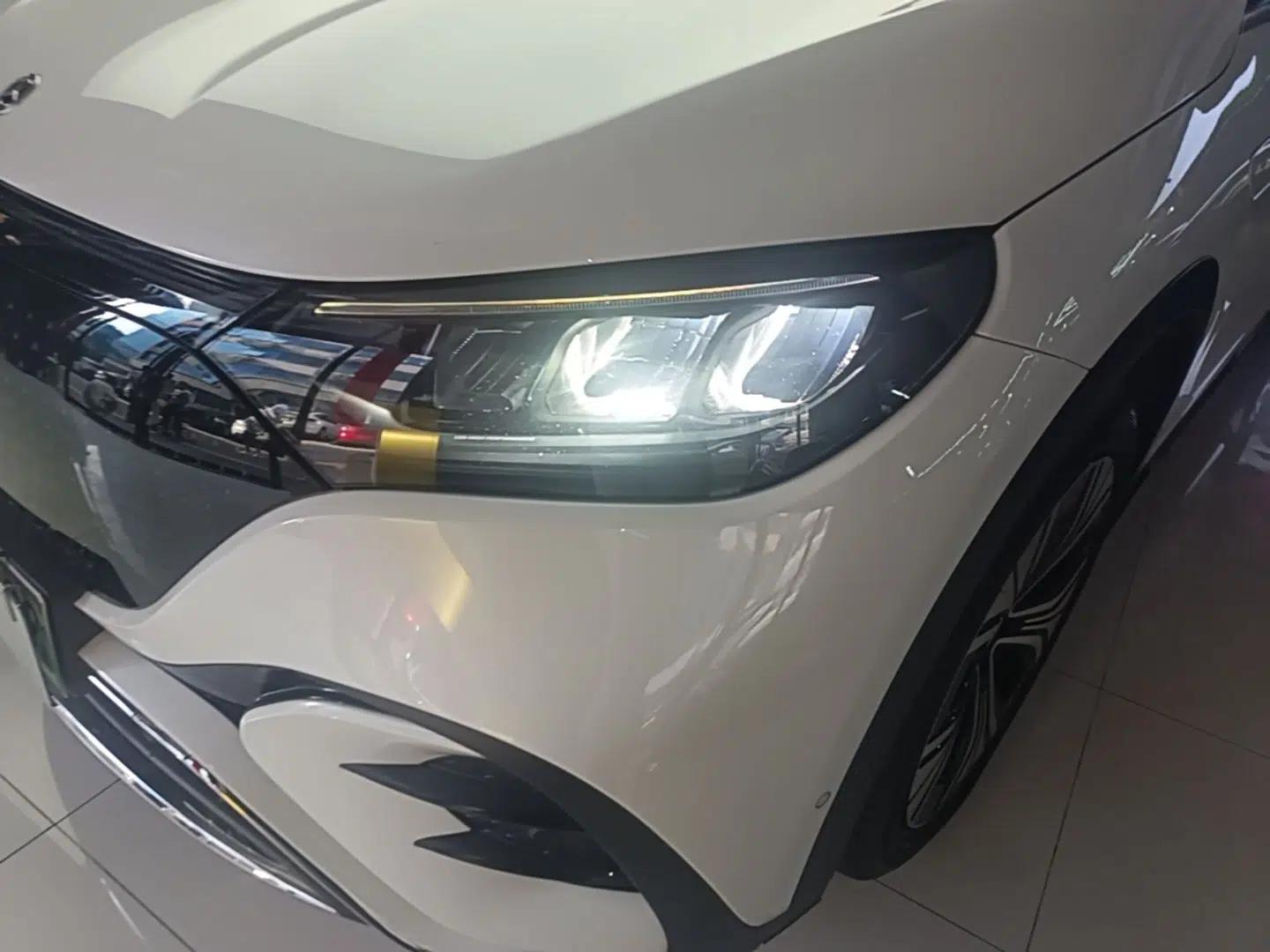 Mercedes-Benz EQE SUV 2023 350 4MATIC Luxury Edition — миниатюра 9